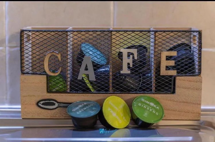 Gadem Apartment Alghero Couette-café